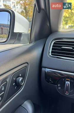 Седан Volkswagen Jetta 2016 в 
