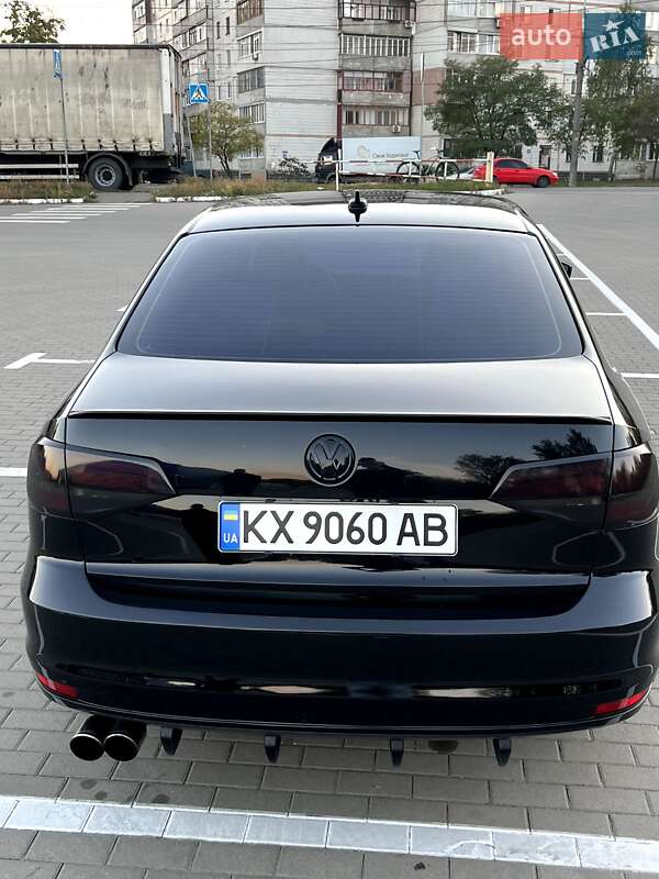 Седан Volkswagen Jetta 2016 в Сумах