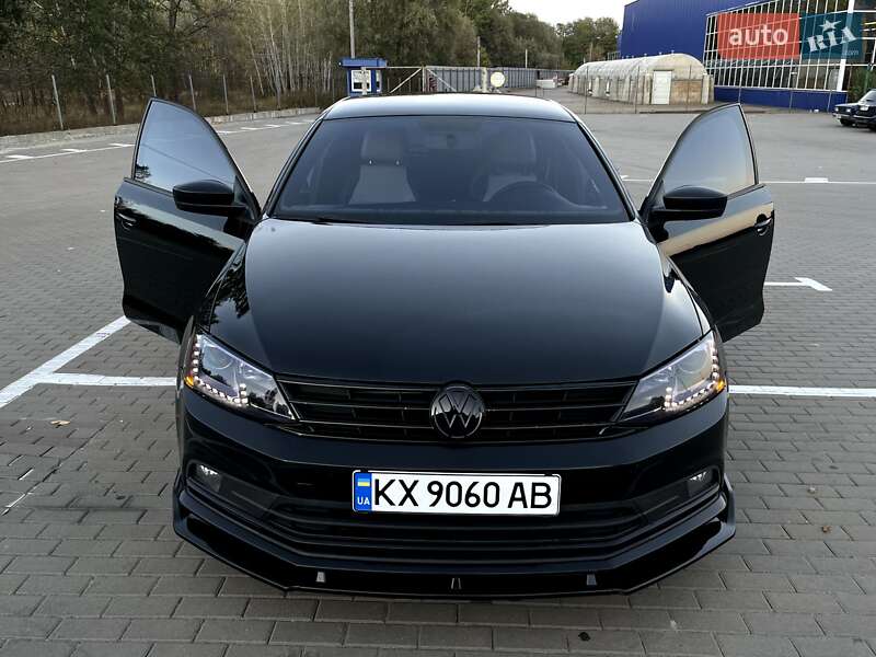 Седан Volkswagen Jetta 2016 в Сумах