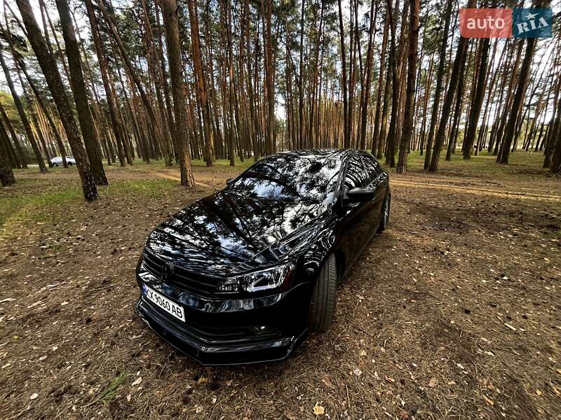 Седан Volkswagen Jetta 2016 в Сумах