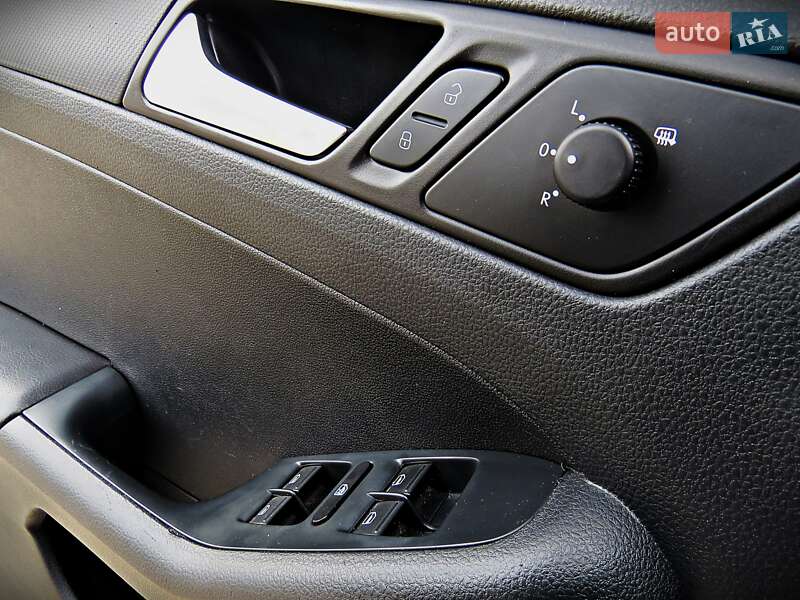 Седан Volkswagen Jetta 2014 в Черкасах