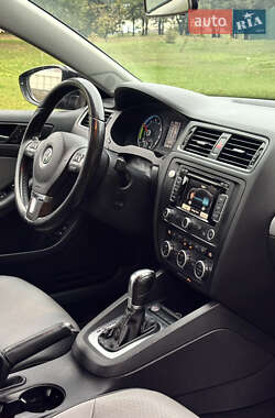 Седан Volkswagen Jetta 2013 в 
