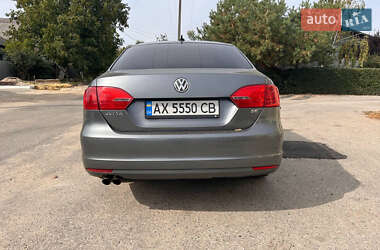 Седан Volkswagen Jetta 2014 в 