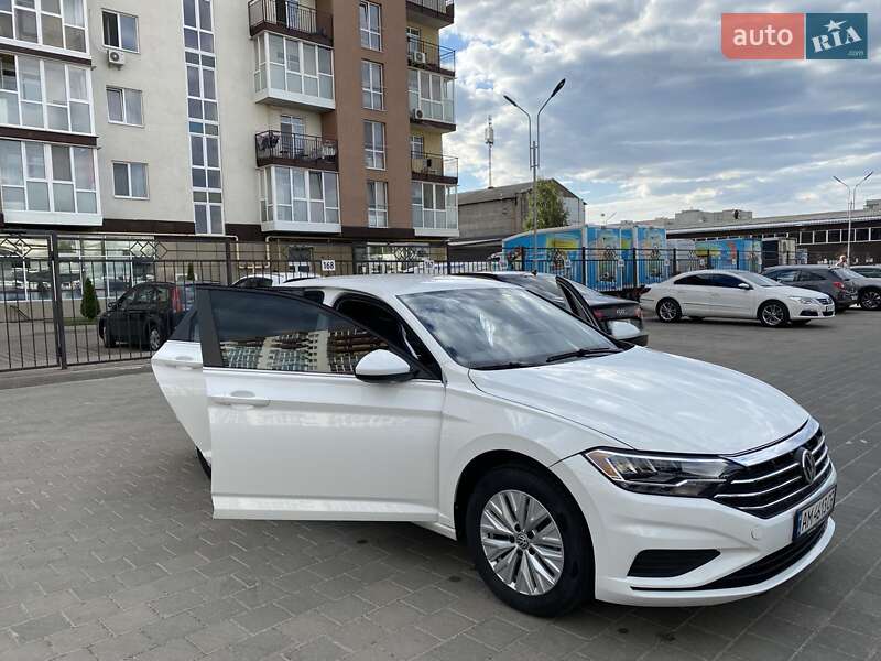 Седан Volkswagen Jetta 2019 в Житомире