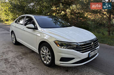 Седан Volkswagen Jetta 2019 в Киеве