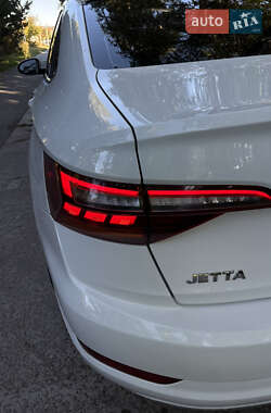Седан Volkswagen Jetta 2019 в Киеве