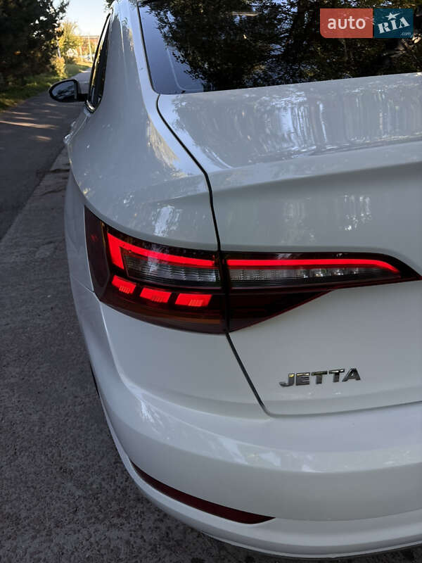 Седан Volkswagen Jetta 2019 в Києві