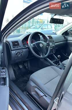 Седан Volkswagen Jetta 2005 в 