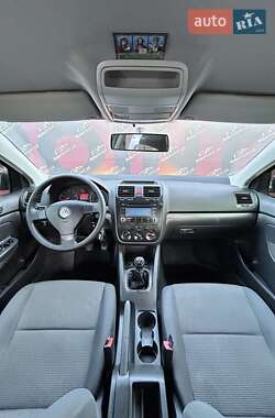 Седан Volkswagen Jetta 2005 в 