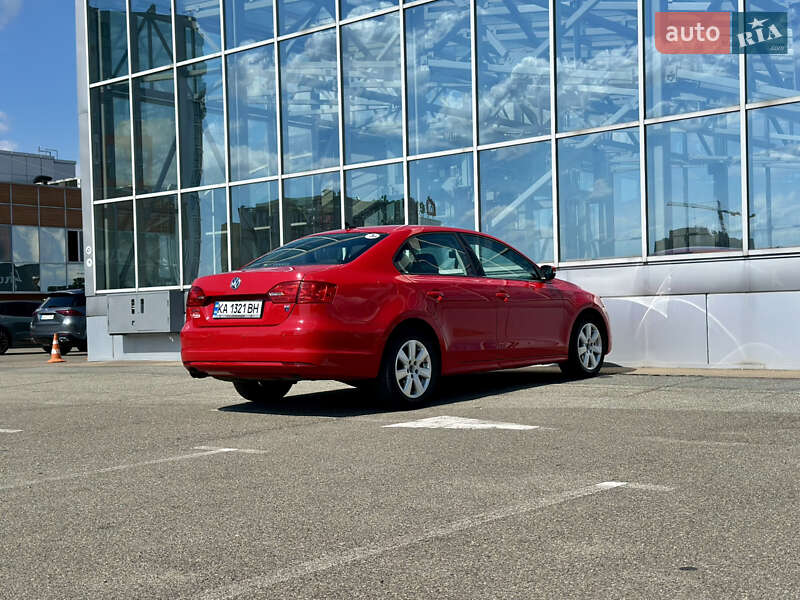 Седан Volkswagen Jetta 2014 в Киеве фото 21 Седан Volkswagen Jetta 2014 в Киеве