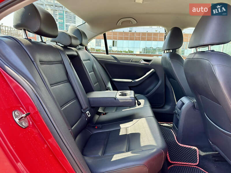 Седан Volkswagen Jetta 2014 в Киеве фото 39 Седан Volkswagen Jetta 2014 в Киеве