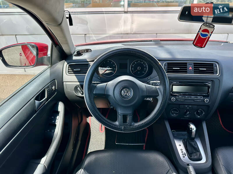 Седан Volkswagen Jetta 2014 в Киеве фото 51 Седан Volkswagen Jetta 2014 в Киеве