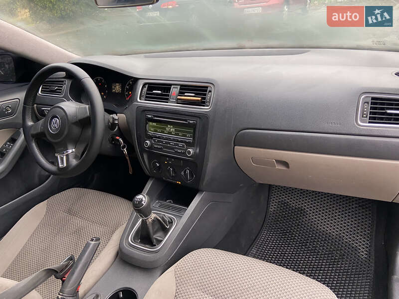 Седан Volkswagen Jetta 2014 в Киеве