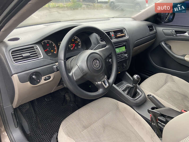 Седан Volkswagen Jetta 2014 в Киеве