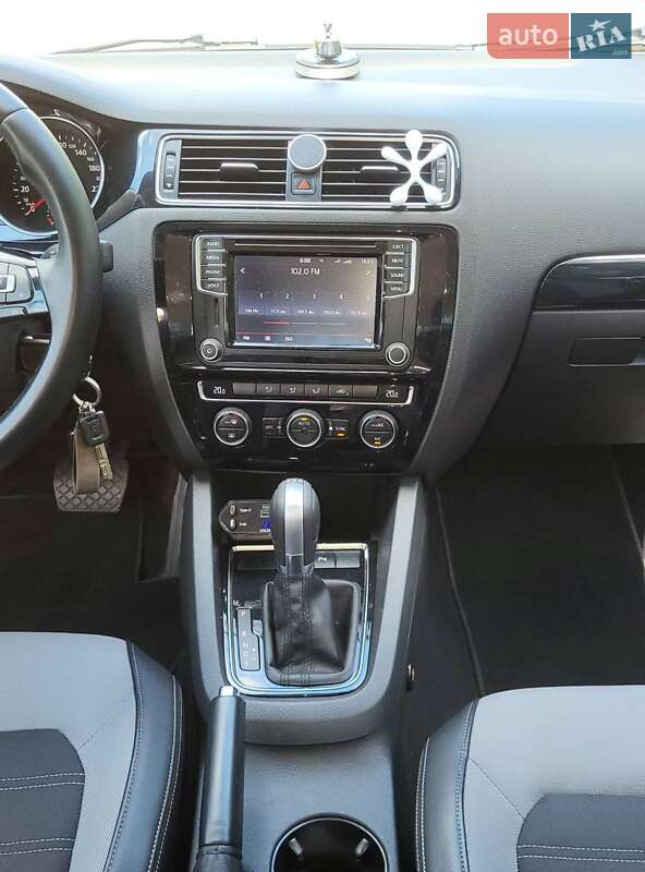 Седан Volkswagen Jetta 2016 в Киеве