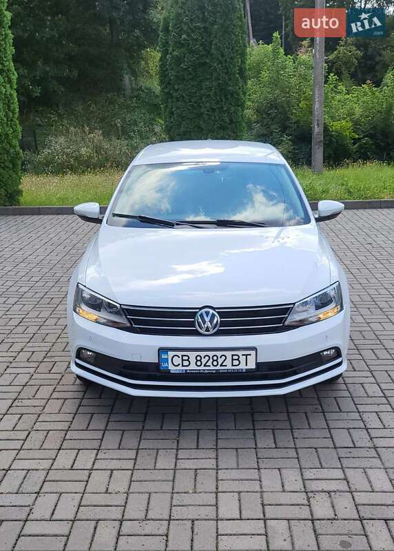 Седан Volkswagen Jetta 2016 в Киеве