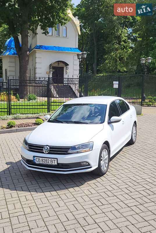Седан Volkswagen Jetta 2016 в 