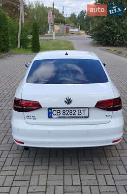 Седан Volkswagen Jetta 2016 в 