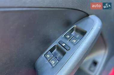 Седан Volkswagen Jetta 2012 в 