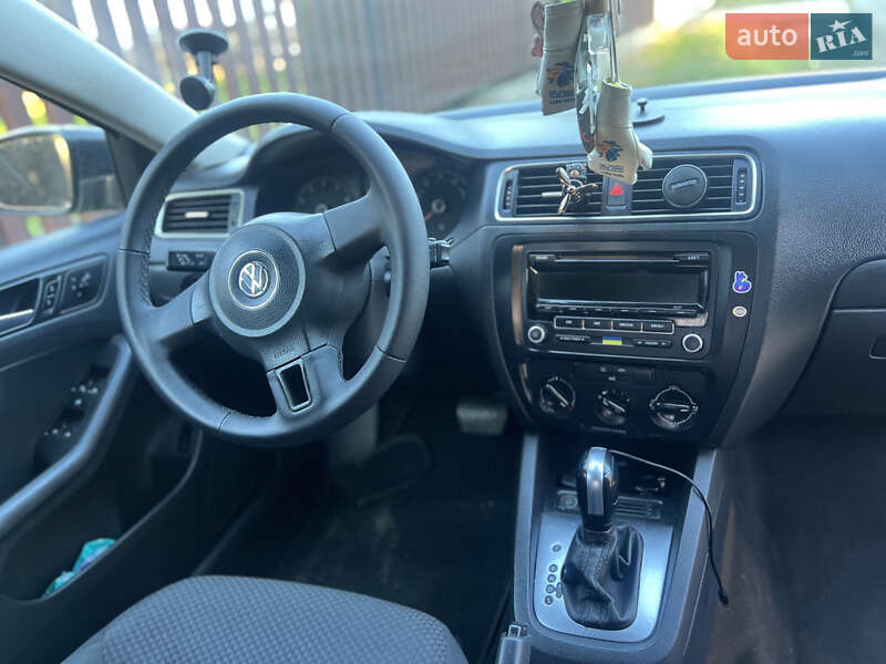 Седан Volkswagen Jetta 2014 в Стрые
