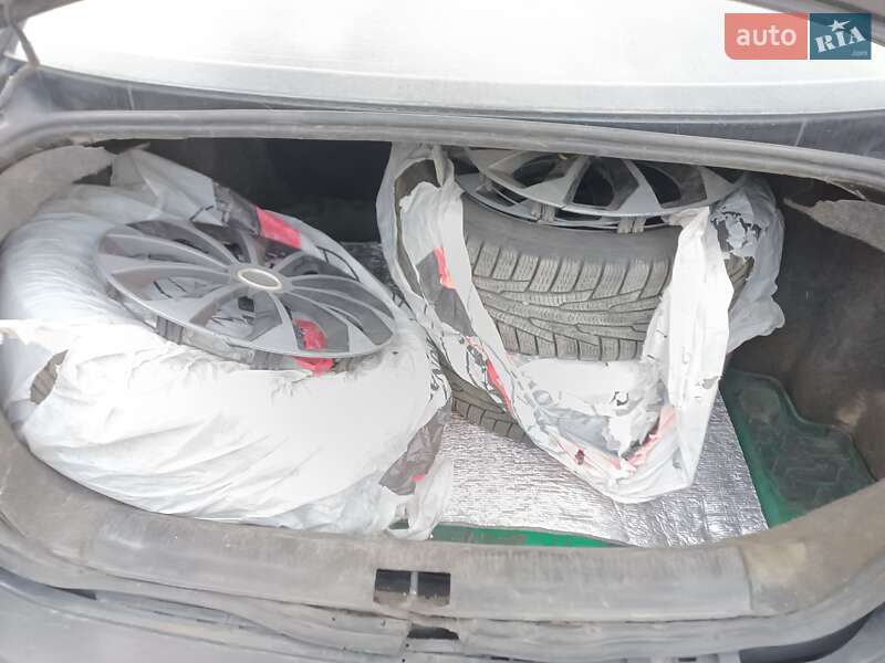 Седан Volkswagen Jetta 2008 в Києві