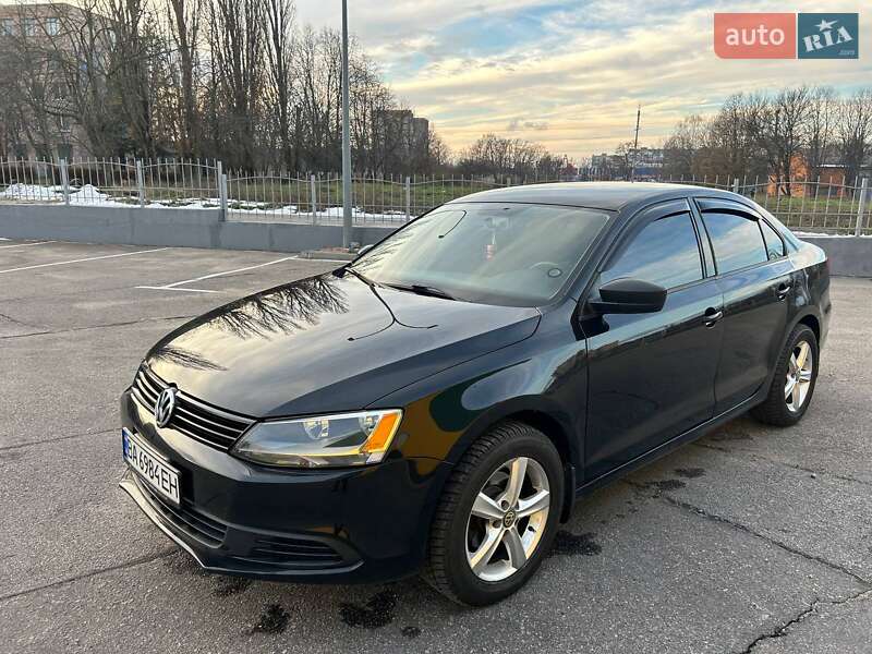Седан Volkswagen Jetta 2013 в 