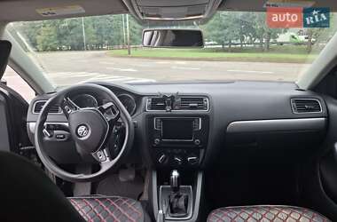 Седан Volkswagen Jetta 2017 в Ровно