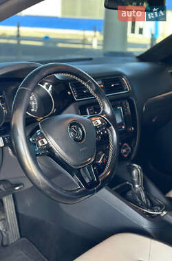 Седан Volkswagen Jetta 2015 в 