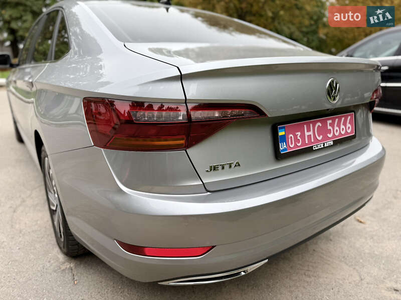 Седан Volkswagen Jetta 2019 в Ровно