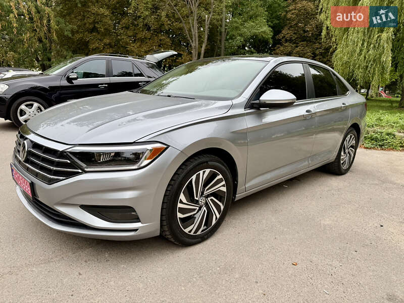 Седан Volkswagen Jetta 2019 в Ровно