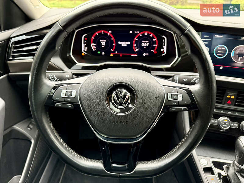 Седан Volkswagen Jetta 2019 в Ровно