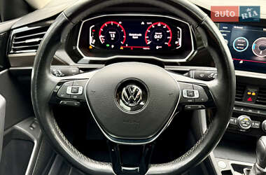 Седан Volkswagen Jetta 2019 в 