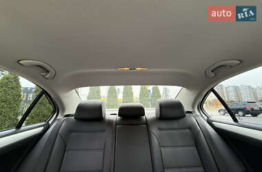 Седан Volkswagen Jetta 2011 в 