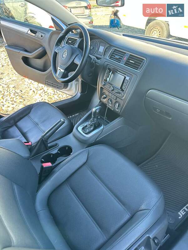 Седан Volkswagen Jetta 2013 в Самборе