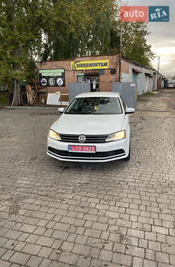 Седан Volkswagen Jetta 2017 в 