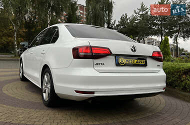 Седан Volkswagen Jetta 2016 в 