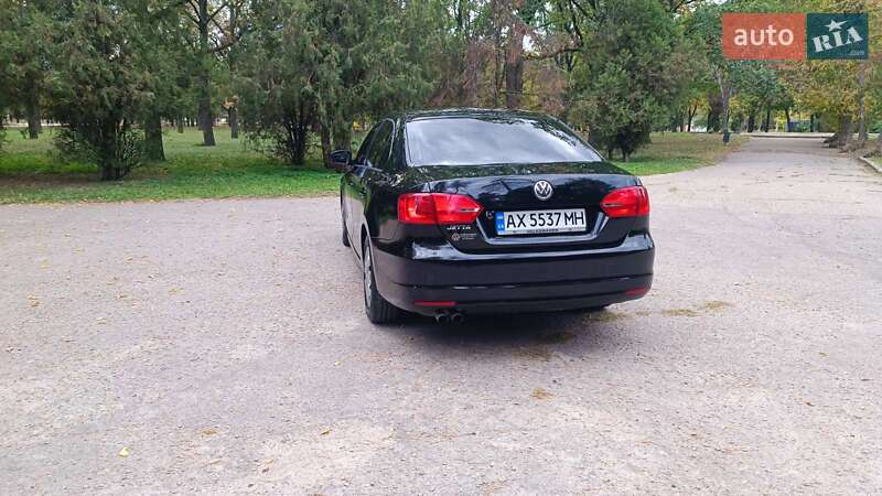 Седан Volkswagen Jetta 2014 в Харькове