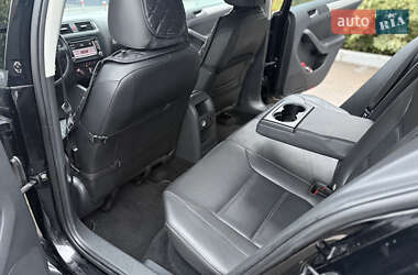 Седан Volkswagen Jetta 2013 в 