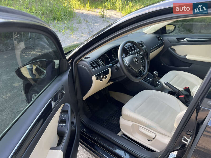 Седан Volkswagen Jetta 2016 в Рівному фото 15 Седан Volkswagen Jetta 2016 в Рівному