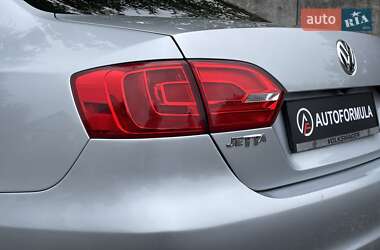 Седан Volkswagen Jetta 2014 в 