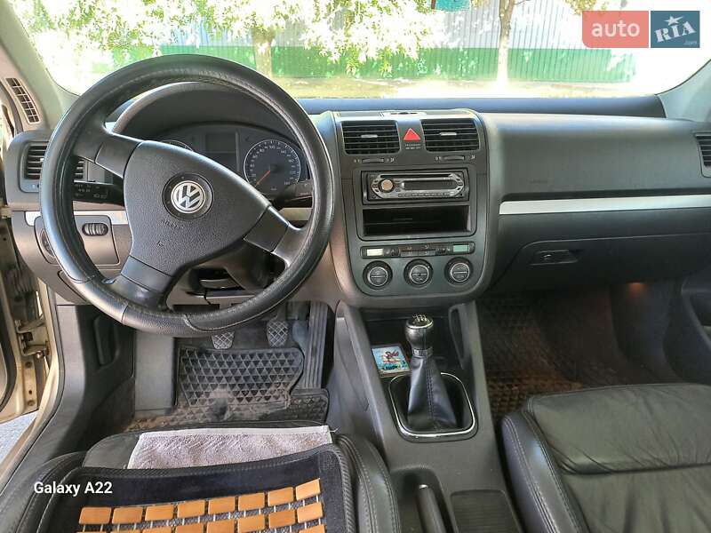 Седан Volkswagen Jetta 2006 в Полтаве