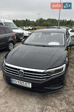 Седан Volkswagen Jetta 2020 в Львові