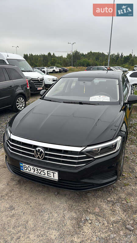 Седан Volkswagen Jetta 2020 в Львове
