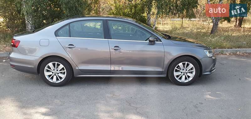 Седан Volkswagen Jetta 2016 в Киеве