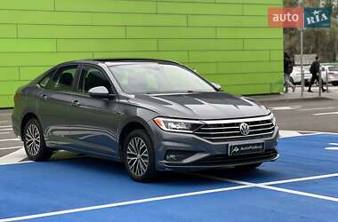 Седан Volkswagen Jetta 2019 в 