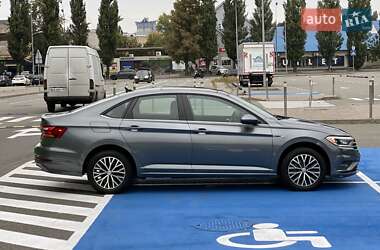 Седан Volkswagen Jetta 2019 в 