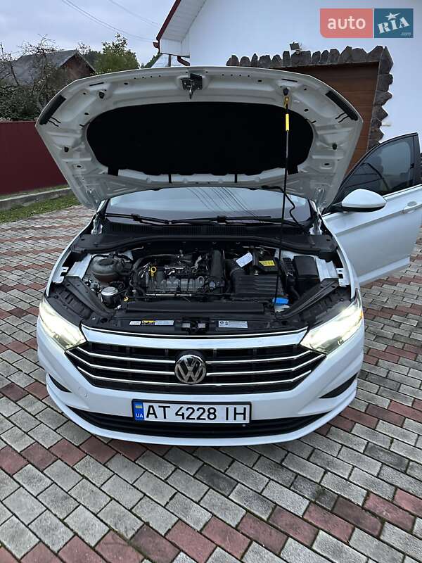 Седан Volkswagen Jetta 2019 в Івано-Франківську