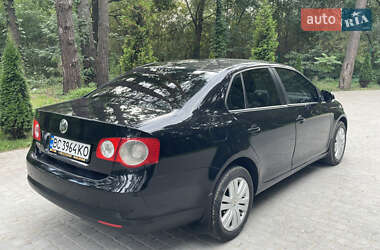 Седан Volkswagen Jetta 2009 в 