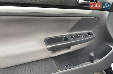 Седан Volkswagen Jetta 2009 в 