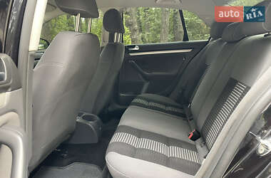 Седан Volkswagen Jetta 2009 в 